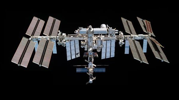 SPACE STATION RAISES ORBIT AVOIDING ORBITAL DEBRIS