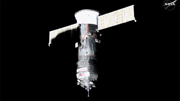 SPACE DELIVERY ARRIVES AT STATION ABOARD PROGRESS CARGO CRAFT