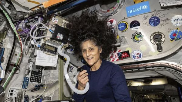 HOW AMATEUR RADIO IS CONNECTING ASTRONAUTS IN SPACE WITH KIDS ON EARTH