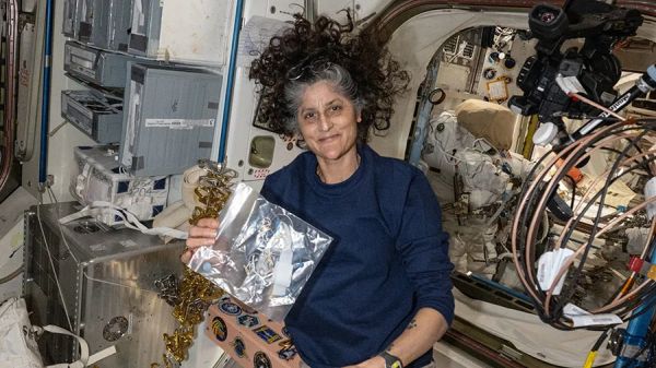 CREW PREPS FOR THURSDAY SPACEWALK AND WORKS SPACE GARDENING